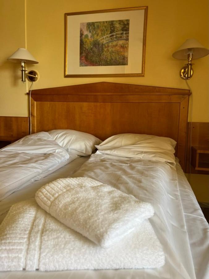 Ovre Sem Gard Hotel Asker Buitenkant foto